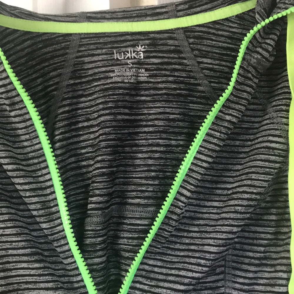 Light weight Jacket - Picture 2 of 3